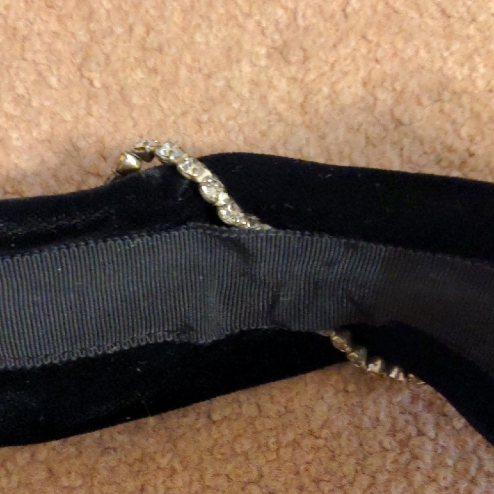 Vintage Holt Renfrew Black Velvet Headband with Rhinestone Accent Trim Detailing - Picture 9 of 10